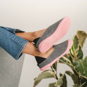 mahabis Gray and Pink Women's Slippers